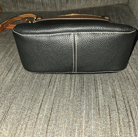 Dooney and Bourke Crossbody Bag - Picture 3 of 5